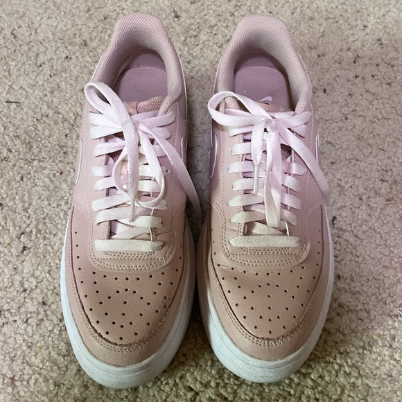 Pink Nike’s - Picture 2 of 6